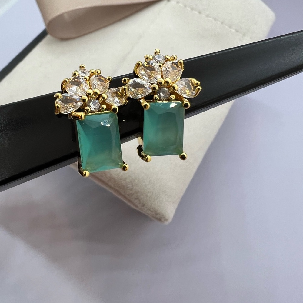 Gold filled Green and Gold Earrings NWOT